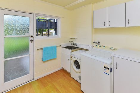 Photo of property in 10 Sunnypark Avenue, Rosehill, Papakura, 2113