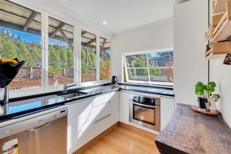 Photo of property in 905 Swanson Road, Swanson, Auckland, 0612