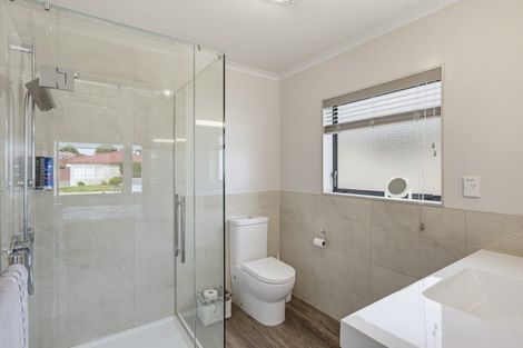 Photo of property in 14 Sunburst Court, Paraparaumu Beach, Paraparaumu, 5032