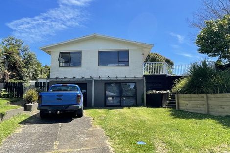 Photo of property in 79 Riversdale Drive, Merrilands, New Plymouth, 4312