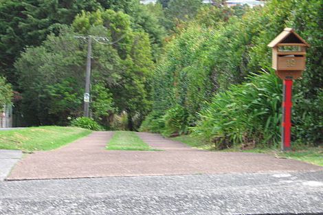 Photo of property in 19 Barron Drive, Green Bay, Auckland, 0604