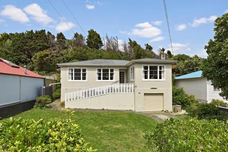 Photo of property in 36 Miles Crescent, Newlands, Wellington, 6037