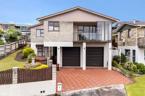 Photo of property in 5 Saint Ives Grove, Whalers Gate, New Plymouth, 4310
