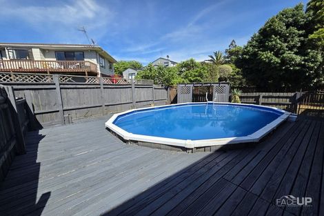 Photo of property in 1/179 Wiseley Road, West Harbour, Auckland, 0618