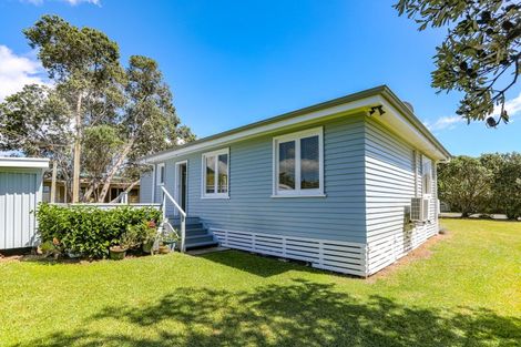 Photo of property in 35 Marlin Place, Whiritoa, Whangamata, 3691