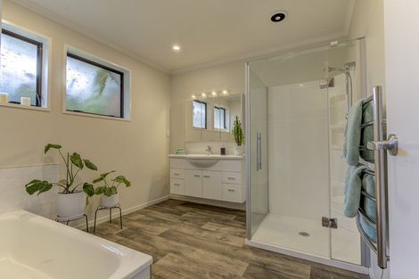 Photo of property in 106 Beerescourt Road, Beerescourt, Hamilton, 3200