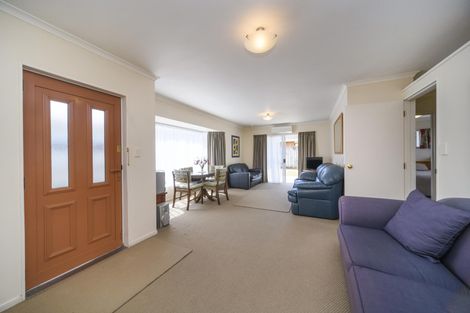 Photo of property in 14 Woodgate Court, Fitzherbert, Palmerston North, 4410