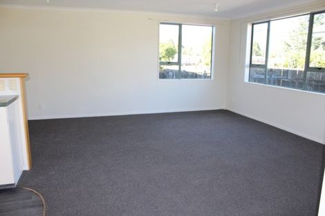 Photo of property in 6 Mararoa Drive, Manapouri, 9679