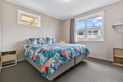 Photo of property in 14 Riverpark Crescent, Henderson, Auckland, 0610