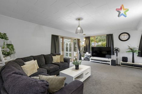 Photo of property in 277a Stokes Valley Road, Stokes Valley, Lower Hutt, 5019