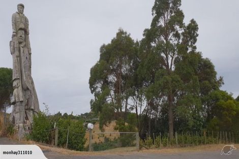 Photo of property in 250 Puketapu Road, Taradale, Napier, 4183