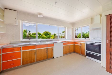 Photo of property in 16 Anderson Road, Taradale, Napier, 4112