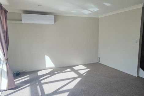 Photo of property in 9b Clearwater Cove, West Harbour, Auckland, 0618