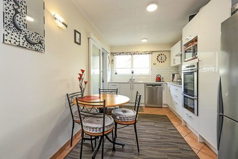 Photo of property in 2/707 Roberts Street, Hastings, 4122