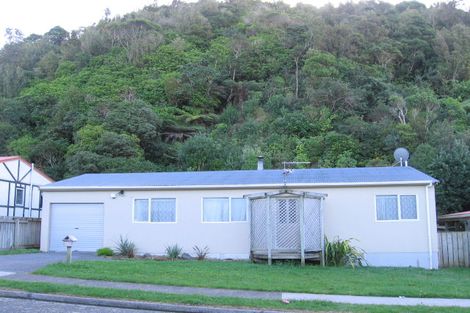 Photo of property in 92 Rangituhi Crescent, Takapuwahia, Porirua, 5022
