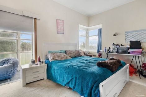 Photo of property in 120 Hutchinson Avenue, New Lynn, Auckland, 0600