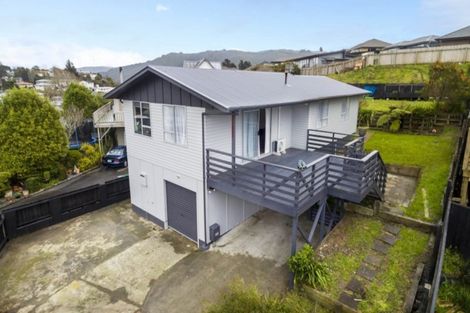 Photo of property in 34 Blueberry Grove, Timberlea, Upper Hutt, 5018
