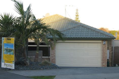 Photo of property in 7 Chesterfield Way, Orewa, 0931