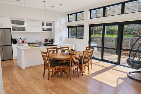 Photo of property in 33 Saralee Drive, Manurewa, Auckland, 2105
