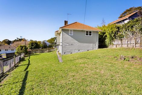 Photo of property in 82 Glenpark Avenue, Frankleigh Park, New Plymouth, 4310