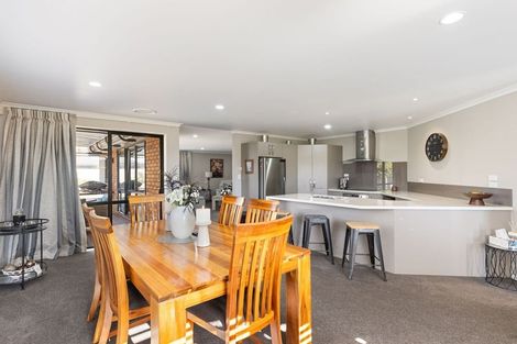 Photo of property in 6 Liberty Grove, Kelvin Grove, Palmerston North, 4414