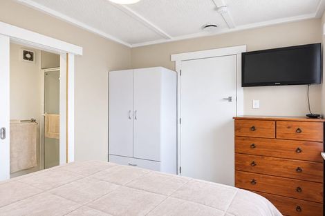 Photo of property in 27 Ngamotu Road, Moturoa, New Plymouth, 4310