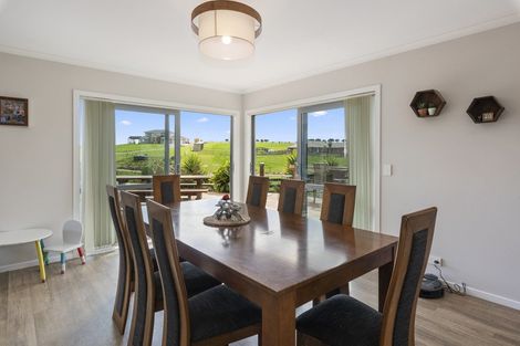 Photo of property in 53 Ohau Terraces, Ohau, Levin, 5570