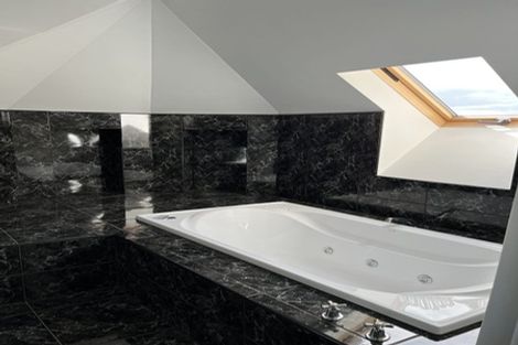 Photo of property in 3 Onemana Way, Te Atatu Peninsula, Auckland, 0610