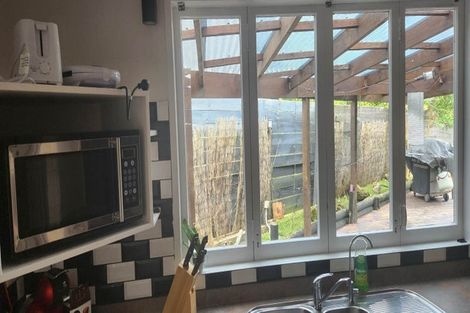 Photo of property in 17 Hewlett Road, Massey, Auckland, 0614