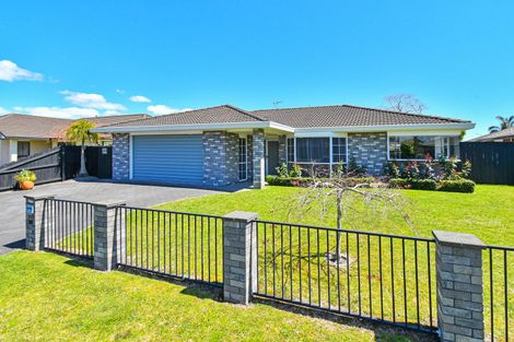 Photo of property in 38 Perotti Place, Conifer Grove, Takanini, 2112