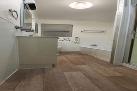 Photo of property in 34 Chislehurst Street, Henderson, Auckland, 0612