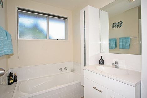 Photo of property in 4 Karnak Crescent, Russley, Christchurch, 8042