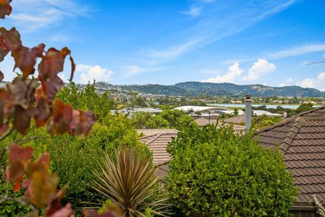 Photo of property in 10 Anchorite Way, Red Beach, 0932