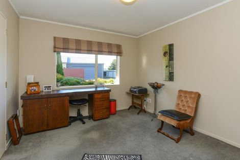 Photo of property in 413 Southland Place, Raureka, Hastings, 4120