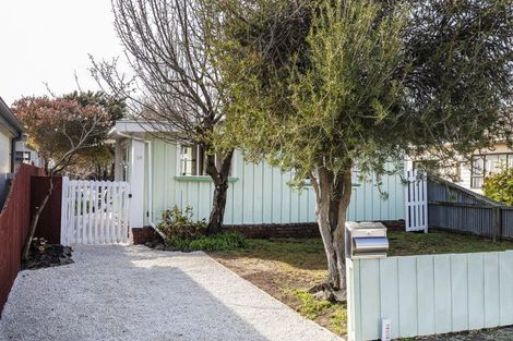 Photo of property in 35 Colenso Street, Sumner, Christchurch, 8081