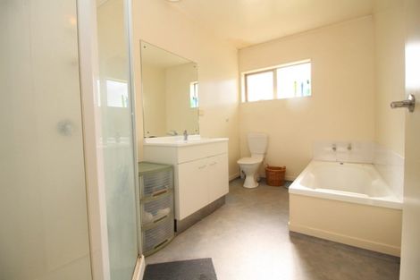 Photo of property in 12b Patrice Place, Massey, Auckland, 0614