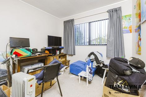Photo of property in 1/8 Anglers Way, Wattle Downs, Auckland, 2102