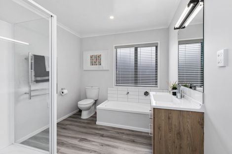 Photo of property in 14 Buddle Road, Wallaceville, Upper Hutt, 5018