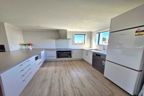 Photo of property in 29 Discovery Place, Marfell, New Plymouth, 4310