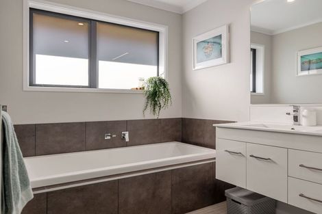 Photo of property in 33 Monarch Drive, Ashhurst, 4810