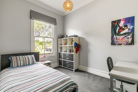 Photo of property in 37 Mozeley Avenue, Devonport, Auckland, 0624