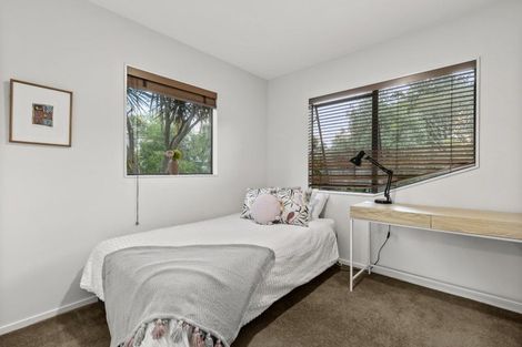 Photo of property in 34b Kiteroa Terrace, Rothesay Bay, Auckland, 0630
