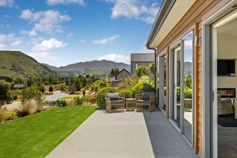 Photo of property in 17 Ellesmere Avenue, Jacks Point, Queenstown, 9371