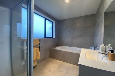 Photo of property in 28 Seafarer Crescent, Stanmore Bay, Whangaparaoa, 0932