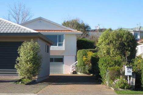 Photo of property in 3/42 Campbell Street, Havelock North, 4130
