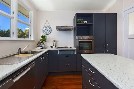 Photo of property in 11 D'urville Street, Cannons Creek, Porirua, 5024