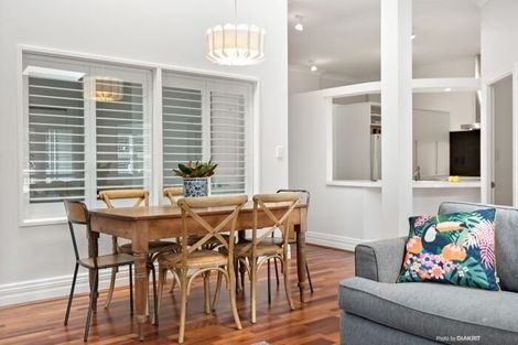 Photo of property in The Villas, 3/33 Hobson Street, Thorndon, Wellington, 6011