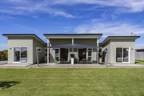 Photo of property in 1 Pemberton Drive, Amberley, 7410