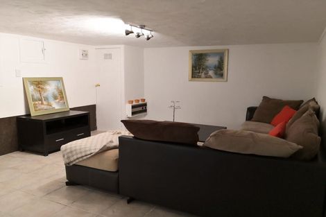 Photo of property in 1/527 Beach Road, Murrays Bay, Auckland, 0630