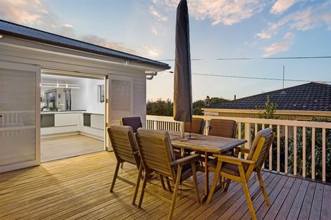 Photo of property in 128 Rangatira Road, Beach Haven, Auckland, 0626